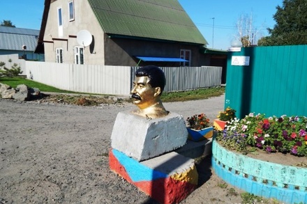 Блогеры нашли в Новосибирске самовольно установленный памятник Сталину