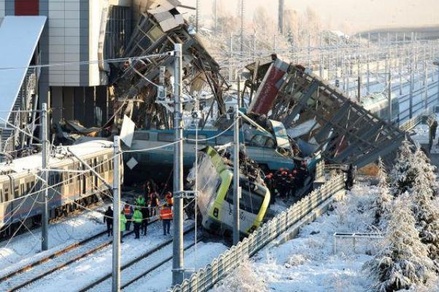 Российские туристы не пострадали при крушении поезда в Дании