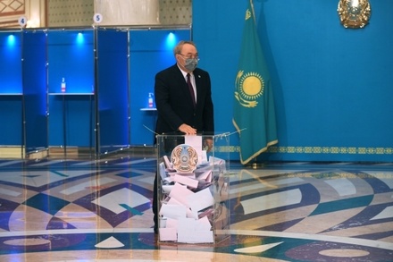Экзитпол: партия Назарбаева получила на выборах в Казахстане почти 72% голосов