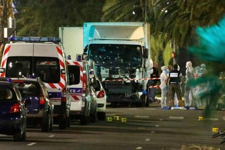 80 человек погибли при теракте в Ницце