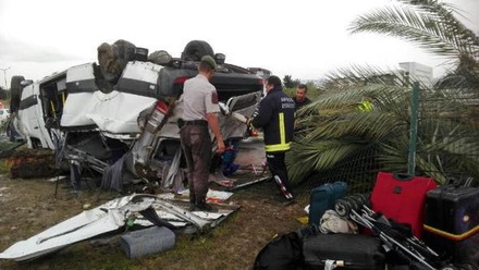 В ДТП с туристическим микроавтобусом в Анталье погибли три человека
