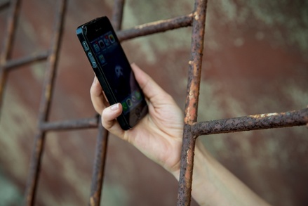 Во ФСИН отметили подорожание нелегальных телефонов в колониях в пять раз