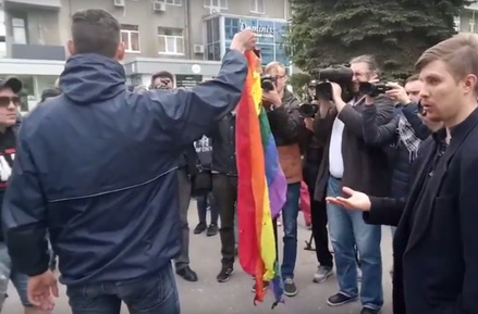 Неизвестные сорвали гей-парад в Харькове