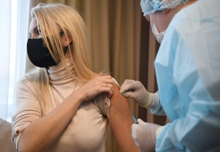 Вирусолог Пётр Чумаков выступил за принудительную COVID-вакцинацию
