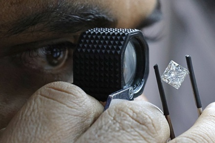 США с 1 марта запретят ввоз алмазов и изделий с бриллиантами из России