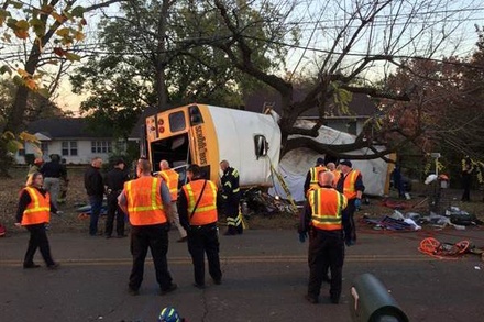 Шесть детей погибли в ДТП со школьным автобусом в США