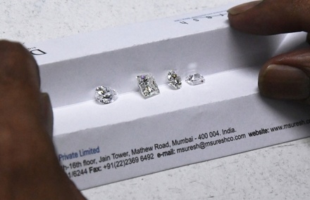 Bloomberg сообщил о проблемах в алмазной отрасли из-за санкций против России