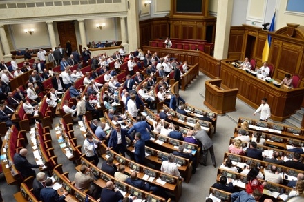 Указ Зеленского о роспуске Верховной рады вступил в силу