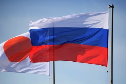 Япония заявила протест России из-за конфискации телефонов у делегации на Курилах