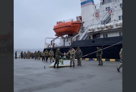 В Севастополь доставили 82 украинских пограничника