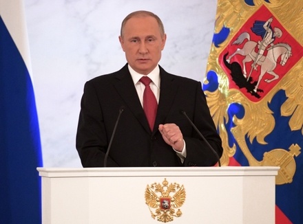 Путин напомнил деятелям культуры об ответственности за их произведения