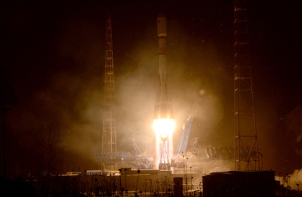 С космодрома Плесецк стартовала ракета-носитель «Союз» со спутником связи