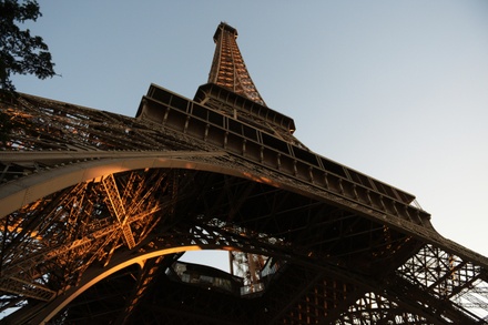 Целью предотвращённого теракта в Париже могла быть Эйфелева башня