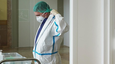 Число случаев заражения коронавирусом в Москве за сутки выросло на 434