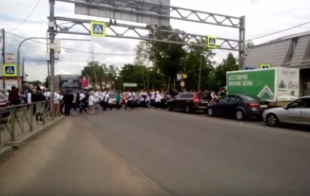 В Петербурге обманутые пайщики перекрыли Токсовское шоссе