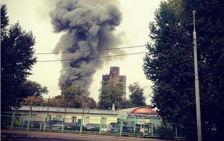 Очевидцы сообщают о крупном пожаре в центре Москвы