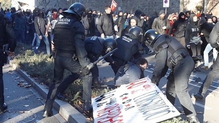 Во время акций протеста в Каталонии пострадало более 50 человек