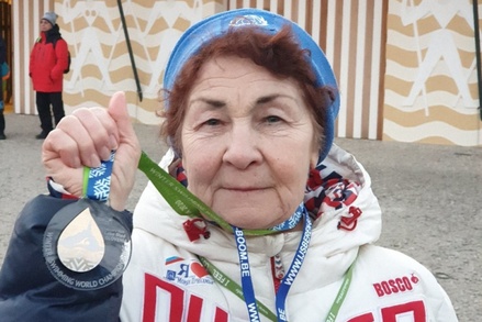 Пенсионерка из Перми выиграла золотую медаль на чемпионате мира по зимнему плаванию