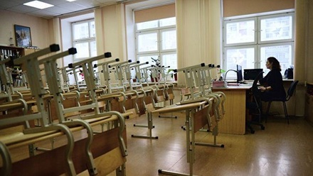 Учительницу, которую обвинили в избиении школьницы, отстранили от работы в Петербурге  