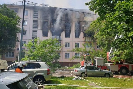 Один человек погиб, шестеро пострадали при пожаре в доме на северо-востоке Москвы