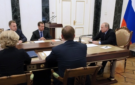 Путин назвал план кабмина на 2017-2025 годы ключевым для развития экономики РФ