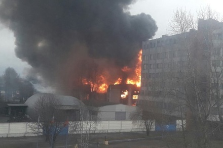 В Петербурге произошёл крупный пожар на территории нефтебазы
