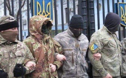 Бойцы «Айдара» штурмуют проходную Минобороны Украины в Киеве