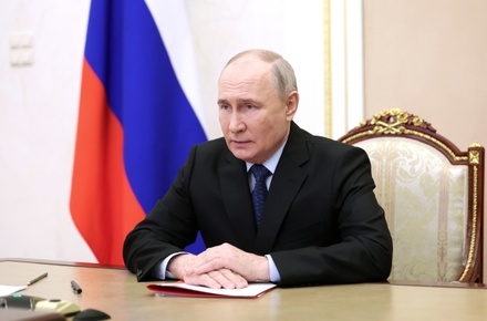 Путин заявил об отсутствии у России планов размещать ядерное оружие в космосе