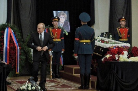 Владимир Путин приехал на прощание с президентом СПбГУ Людмилой Вербицкой