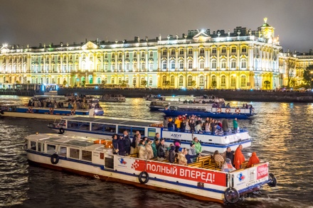 Туристическая отрасль не ожидает спада спроса на туры в Петербург после теракта 