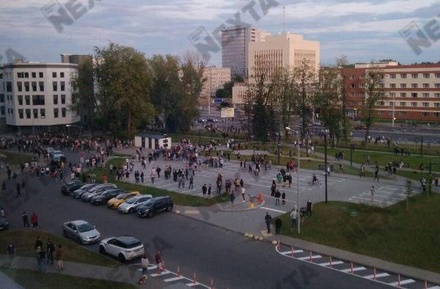 Протестующие начали блокировать дороги в Минске