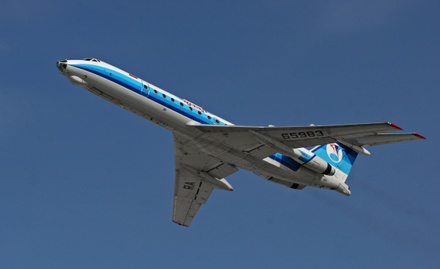 Пассажирский самолёт готовится к аварийной посадке в Домодедове