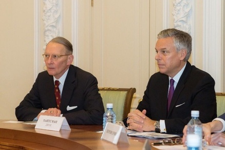 Посол США Хантсман встретился с губернатором Свердловской области