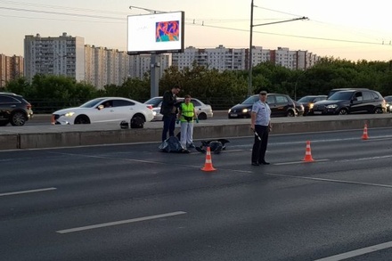 В ДТП на юге Москвы погибли мотоциклист и пешеход
