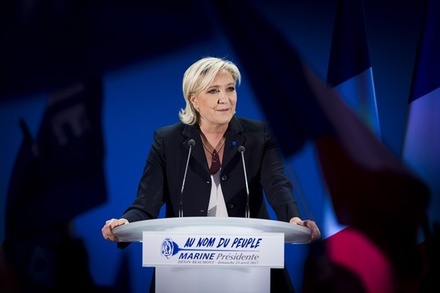 Марин Ле Пен покидает пост главы «Национального фронта»