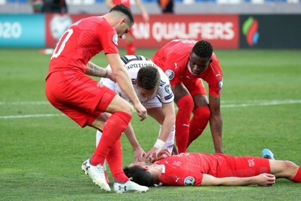 Игрок «Крыльев Советов» спас жизнь сопернику во время отборочного матча к Евро-2020