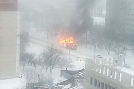 В центре Луганска взорвался автомобиль