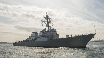 Москва назвала провокацией заход эсминца США в воды РФ
