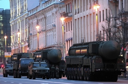 В Москве ограничат движение транспорта из-за вечерней репетиции парада Победы