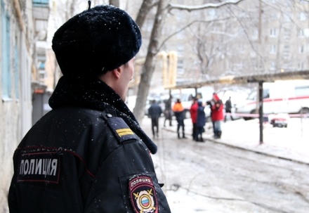 Полиция Екатеринбурга ищет бросившего во дворе жилого дома гранату 