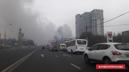 Очевидцы сообщили о пожаре в районе «Крокус Сити» на Волоколамском шоссе