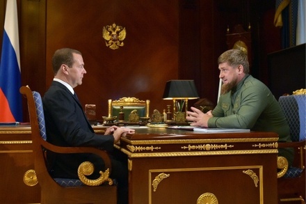 Дмитрий Медведев попросил Рамзана Кадырова обеспечить Россию фруктами