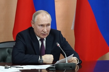 Владимир Путин назвал недоумками противников России
