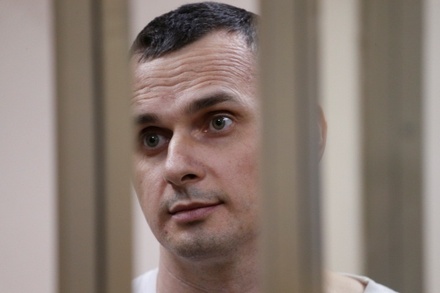 Осуждённый в РФ за терроризм украинский режиссёр Олег Сенцов объявил голодовку
