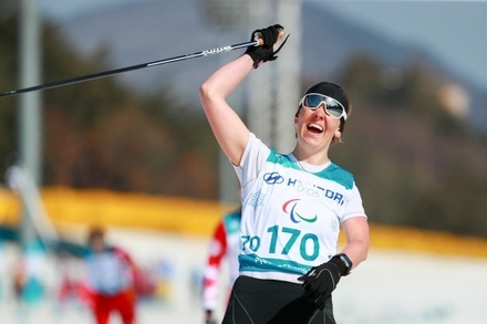 Анна Миленина завоевала золото в лыжном спринте на Паралимпиаде