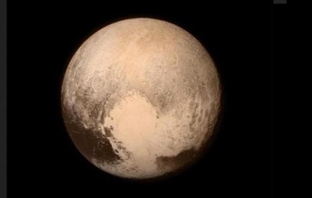 NASA опубликовало в Instagram первую цветную фотографию Плутона в хорошем качестве