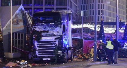 Полиция сообщает о гибели 9 человек на ярмарке в Берлине
