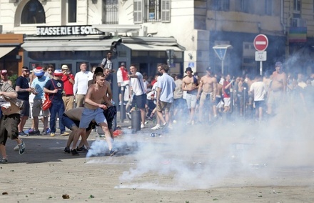 В ОКР предлагают наказать устроивших беспорядки во Франции фанатов