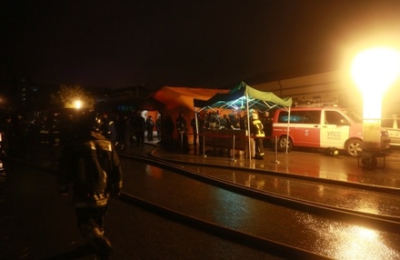 Психологи работают с семьями погибших на складе в Москве спасателей