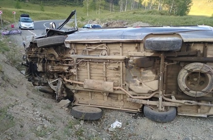 В аварии с автобусом на Алтае пострадали 14 граждан Монголии